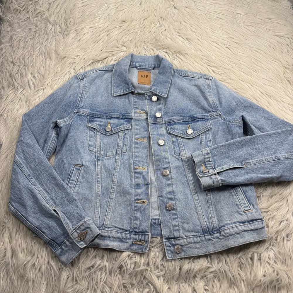 Gap Women's M Light Wash Classic Denim Trucker Jacket Preppy Coastal